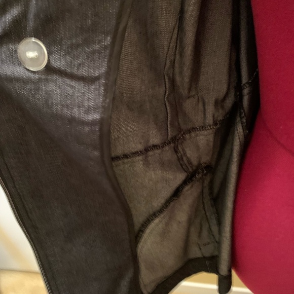 Robert Louis Wide Lapel Jean Jacket with Belt and contrasting trim - Picture 8 of 12